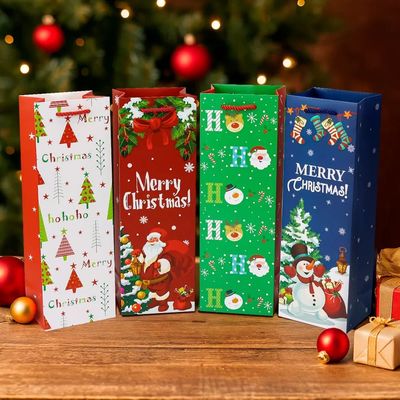 रिबन हैंडल के साथ अनुकूलित छोटे व्यक्तिगत क्रिसमस पेपर लक्जरी शॉपिंग पेपर बैग